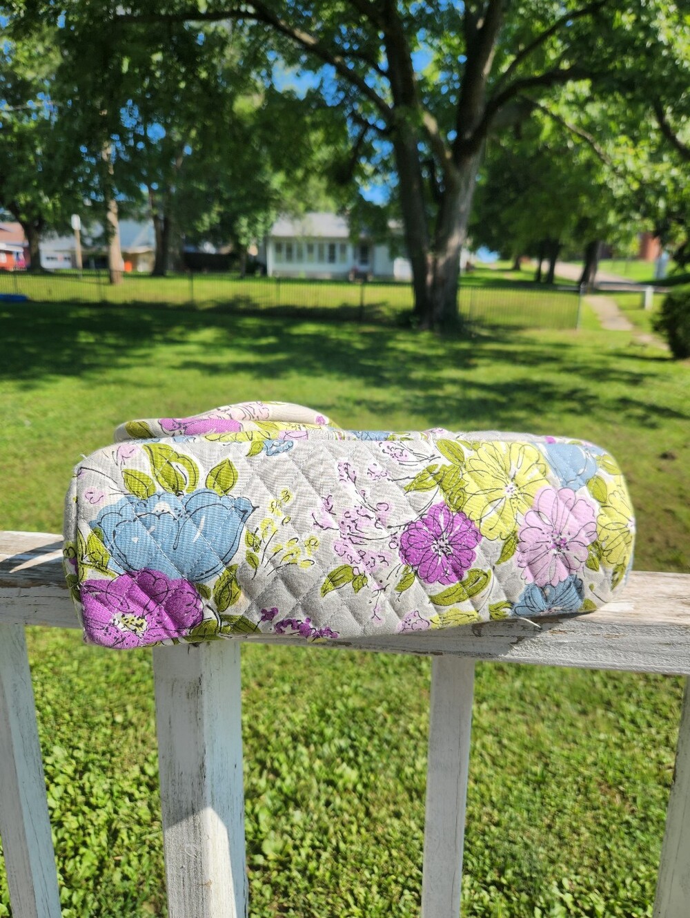 Vera Bradley Eloise satchel iin retired "Watercolor" floral print. Kiss Closure - Picture 9 of 14